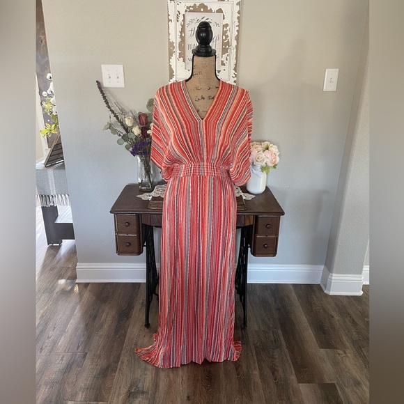 Nina Leonard Dresses & Skirts - Nina Leonard ladies beautiful summer flowing long maxi dress. NWOT